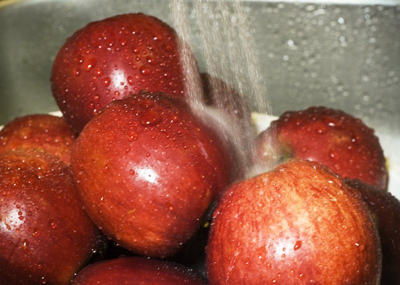 Homemade Applesauce: Face Mask, Shampoo, and Deeeelish Dish