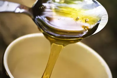 Your Natural Medicine Cabinet : Home Remedies for Coughs and Colds 2