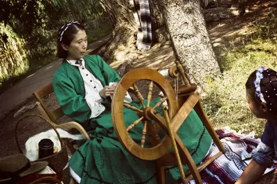 Historic Beauty Days: Snippets From A Magazine Past 9